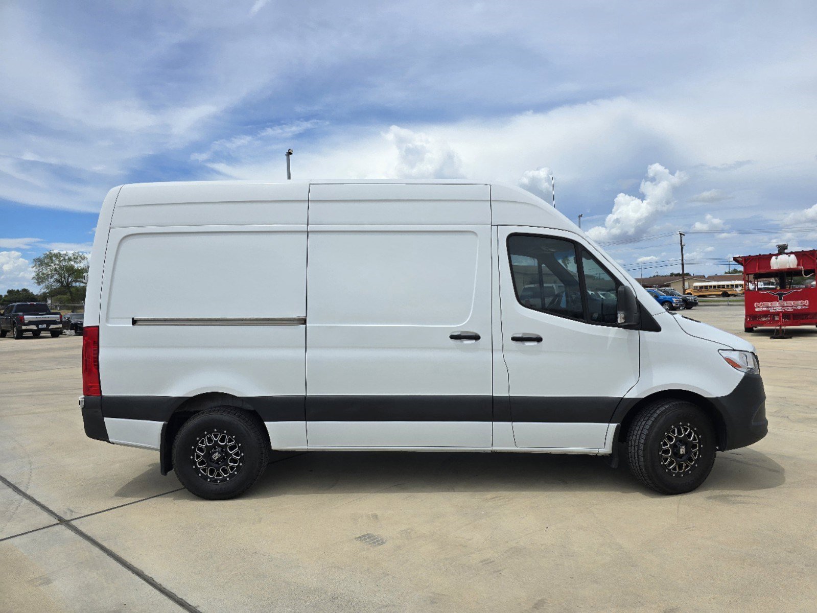 Used 2021 Mercedes-Benz Sprinter Cargo Van Base with VIN W1Y4EBHY9MT058875 for sale in Kingsville, TX