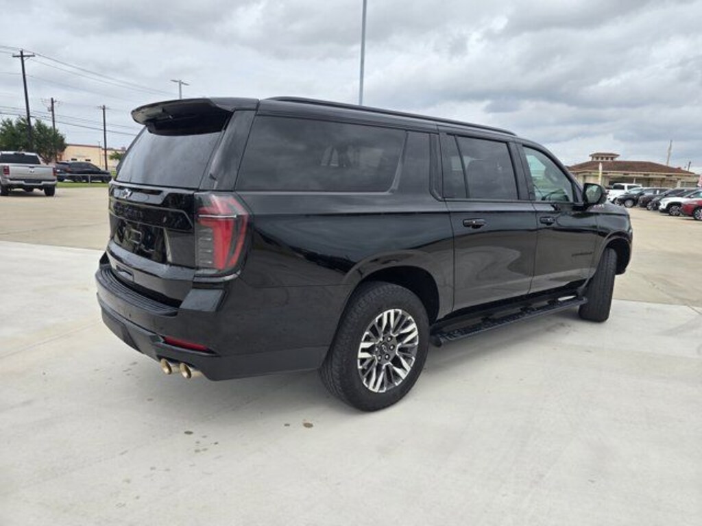 Used 2025 Chevrolet Suburban Z71 SUV