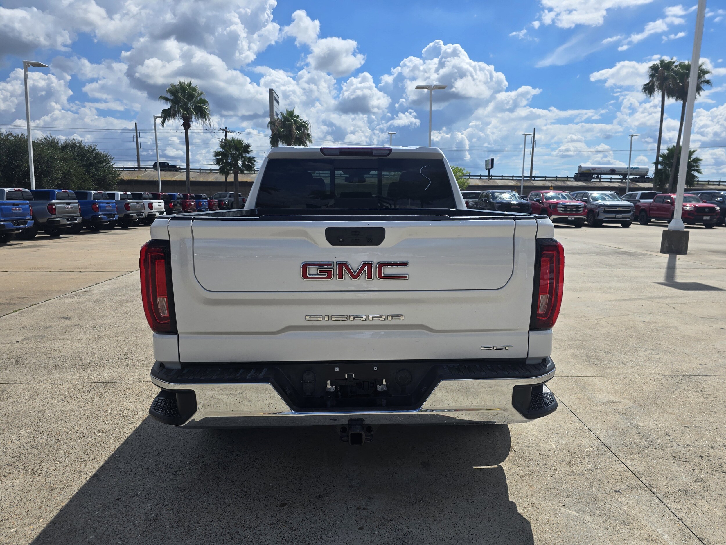 2022 Gmc Sierra 1500 SLT photo 3
