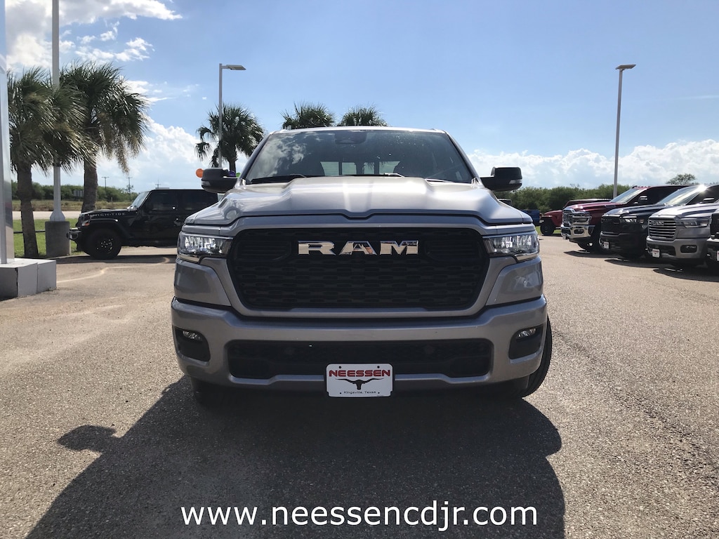New 2025 Ram 1500 LONE STAR CREW CAB 4X4 5'7 BOX Pickup