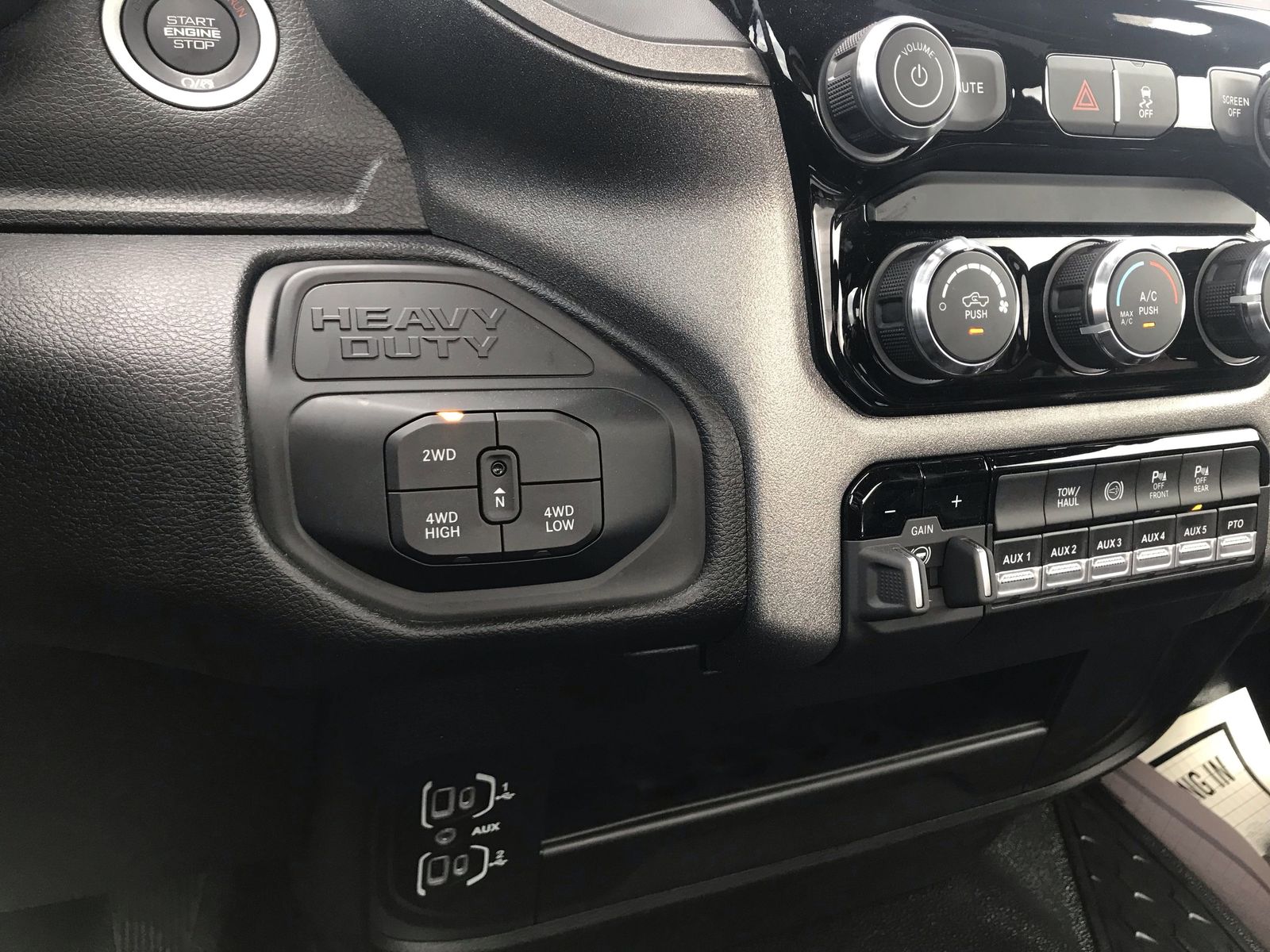 2025 RAM 3500 Chassis Tradesman - Photo 24