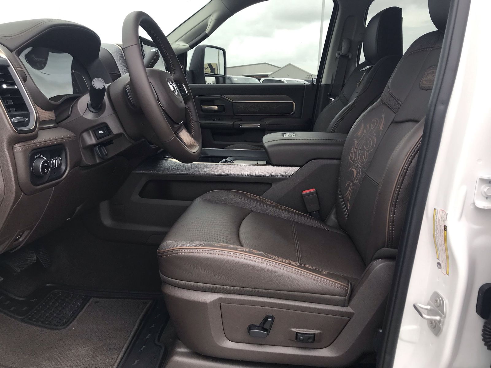 2025 RAM 2500 Limited - Photo 24