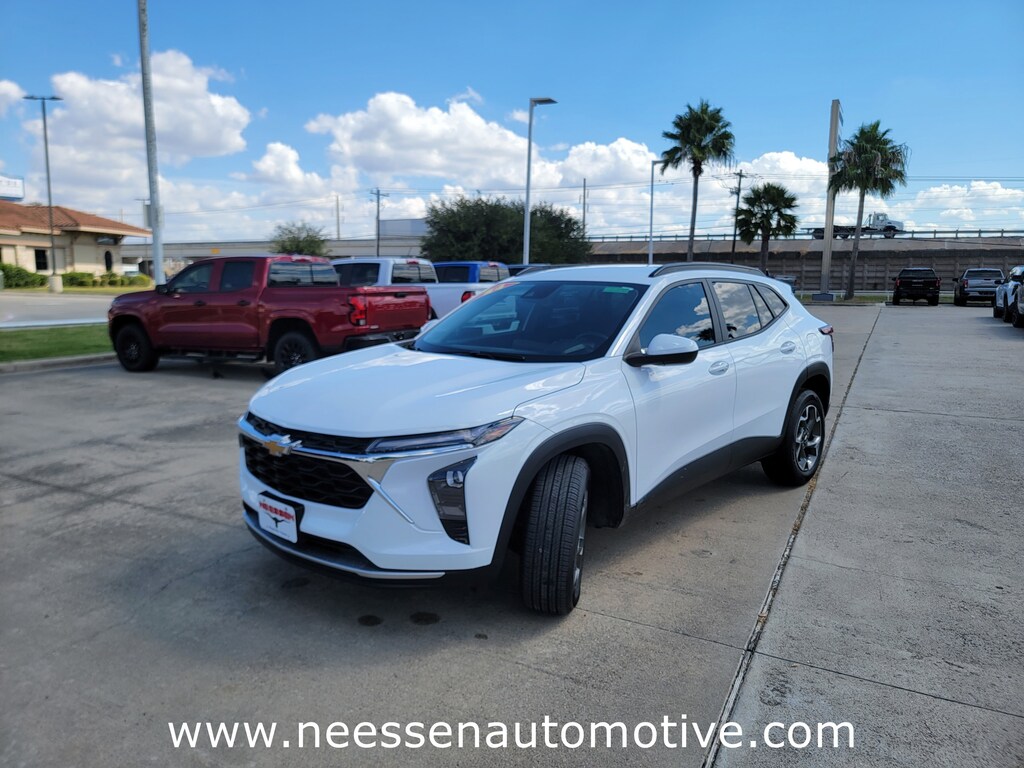 Used 2024 Chevrolet Trax LT SUV