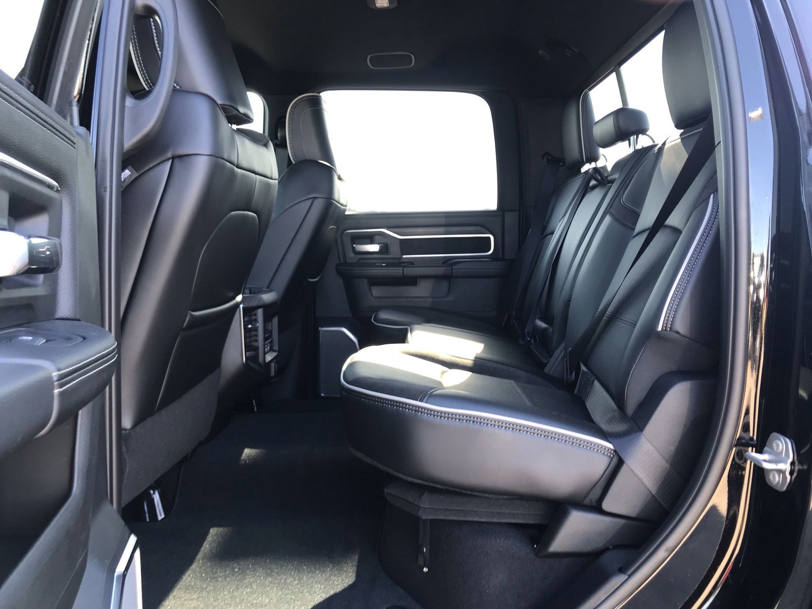2025 RAM 2500 Laramie - Photo 15