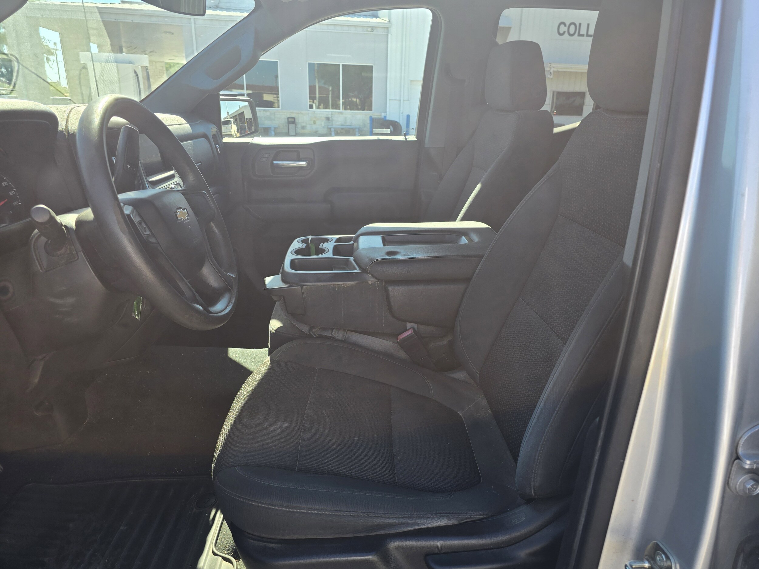 2020 Chevrolet Silverado 1500 Custom photo 2