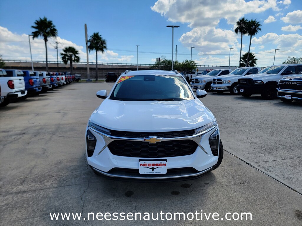 Used 2024 Chevrolet Trax LT SUV