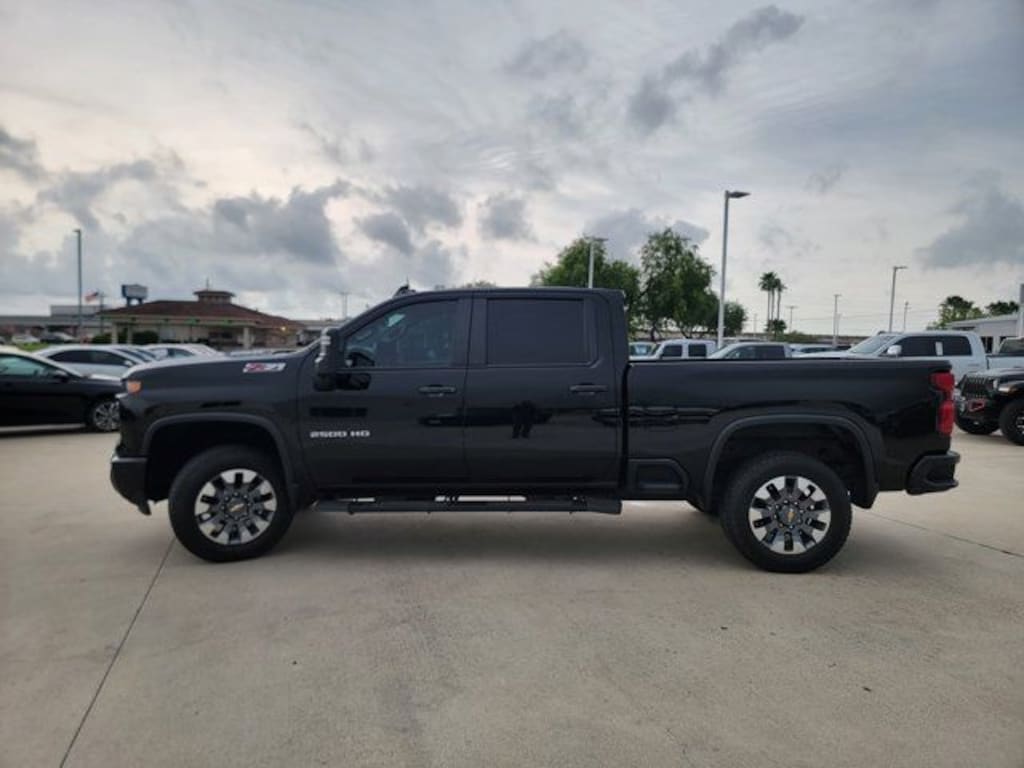 Used 2024 Chevrolet Silverado 2500HD Custom Truck