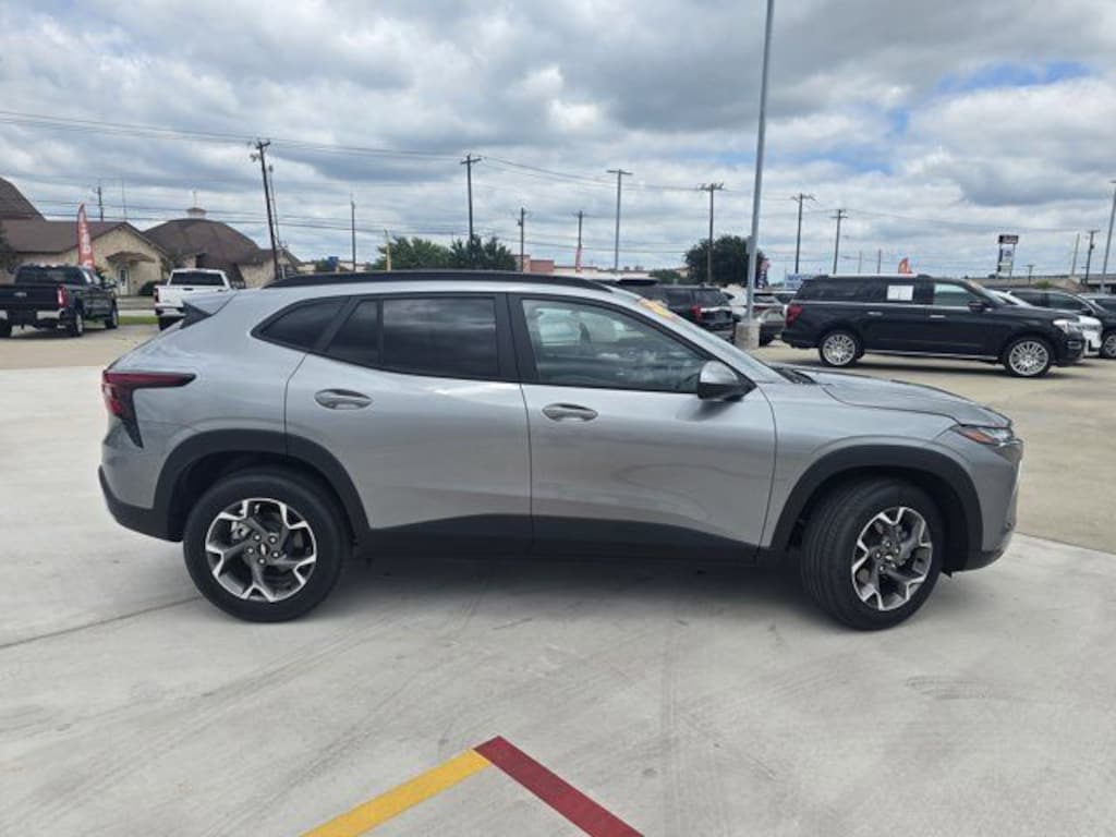 Used 2026 Chevrolet Trax LT SUV
