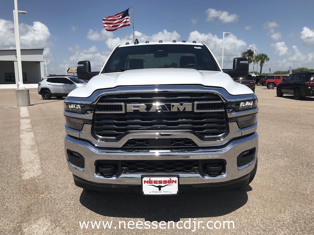New 2025 Ram 3500 Chassis Cab 3500 TRADESMAN CHASSIS REGULAR CAB 4X4 60' CA Pickup