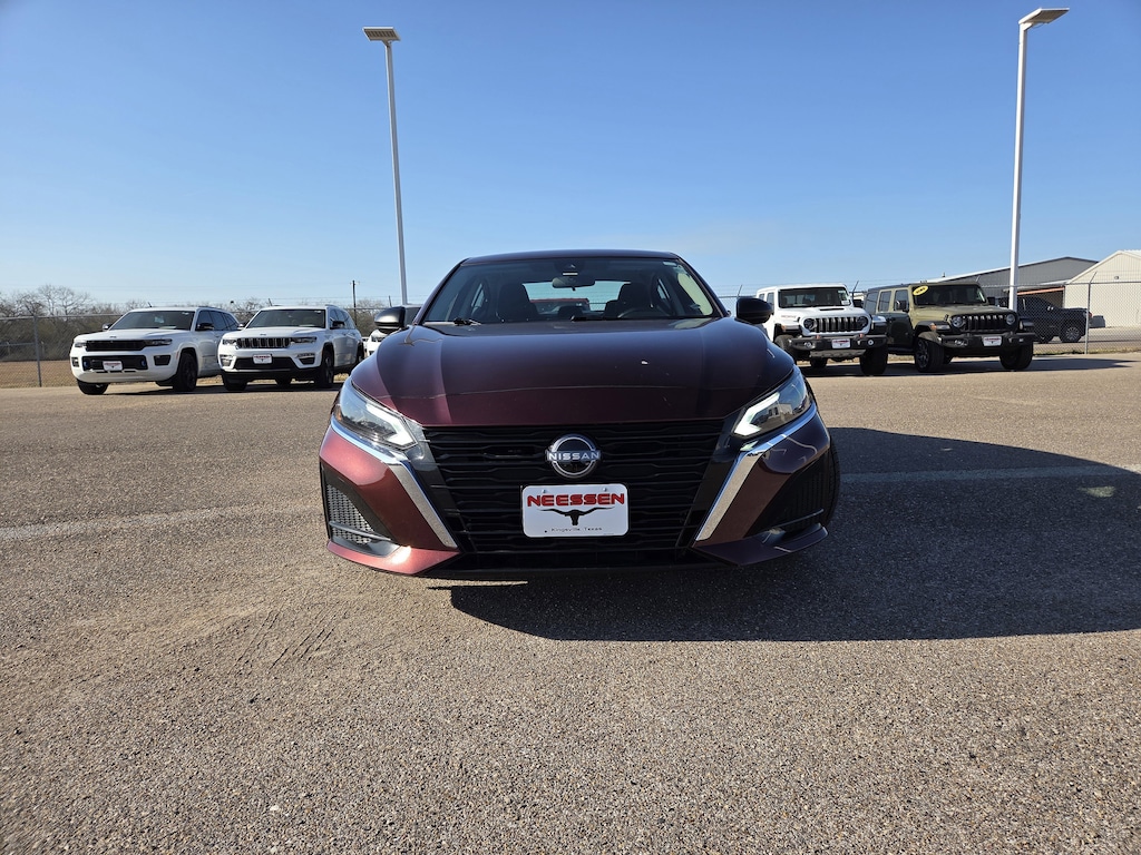 Used 2025 Nissan Altima SV Sedan