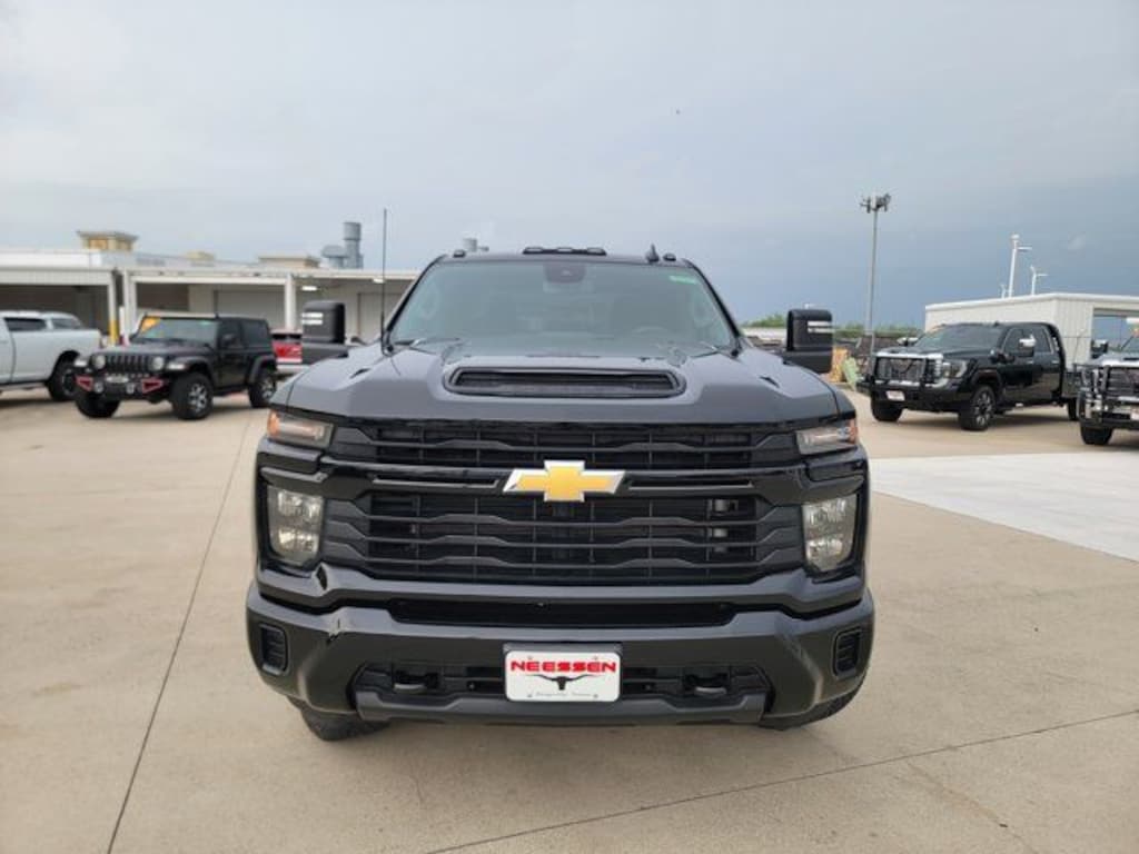 Used 2024 Chevrolet Silverado 2500HD Custom Truck