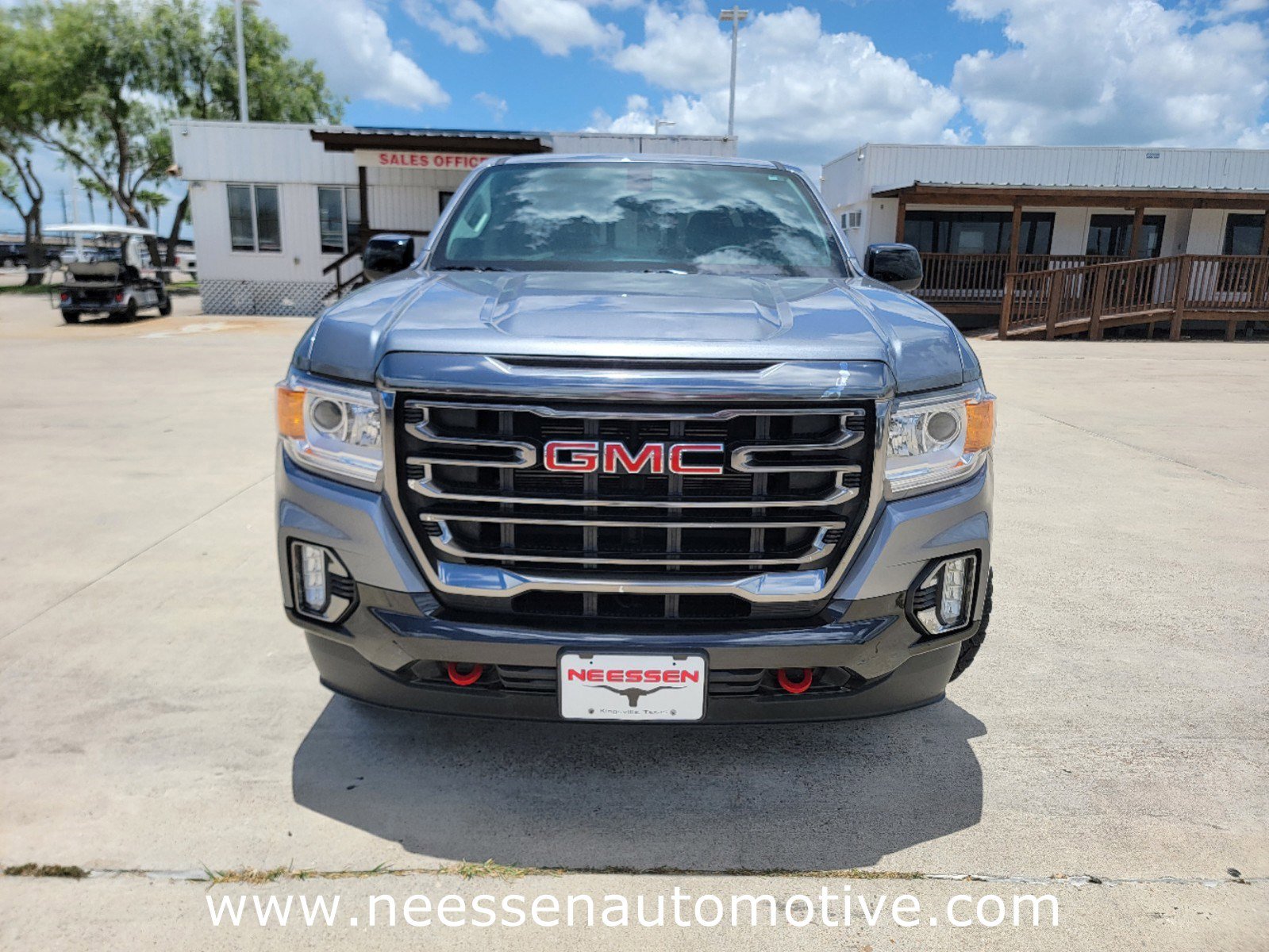 Used 2022 GMC Canyon AT4 with VIN 1GTG6FEN0N1244270 for sale in Kingsville, TX