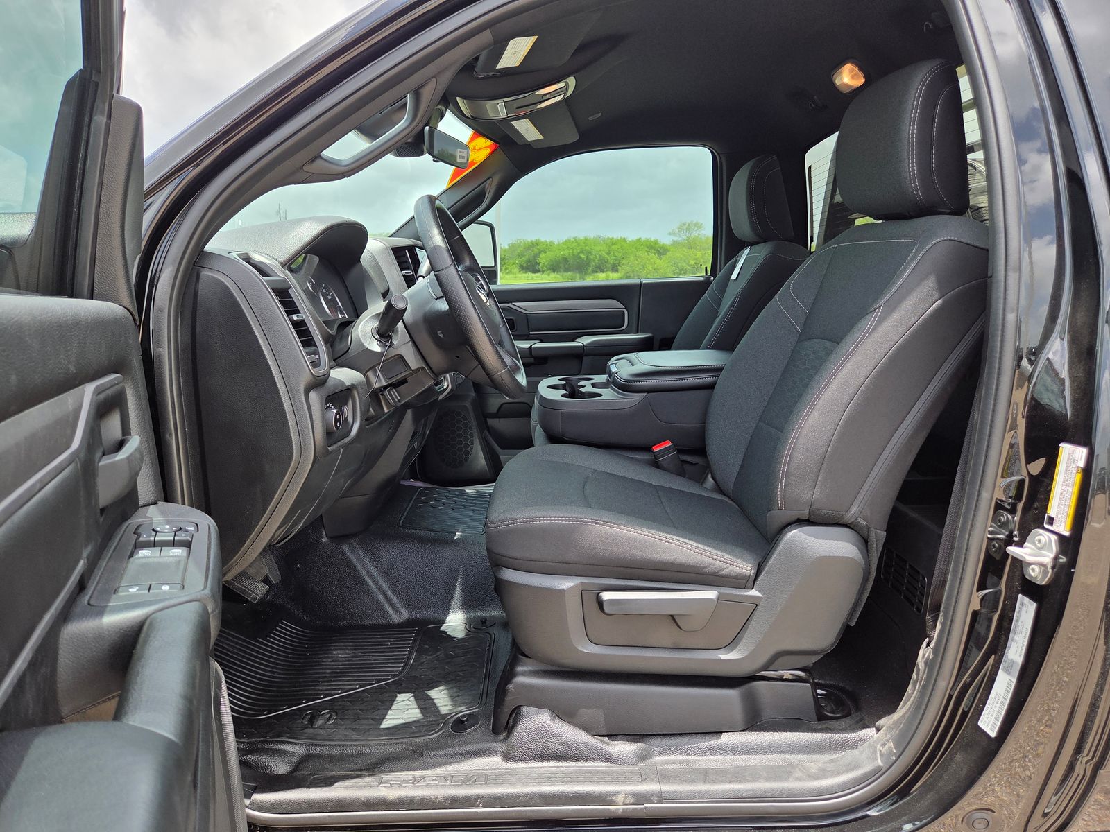 2025 RAM 3500 Chassis Tradesman - Photo 24