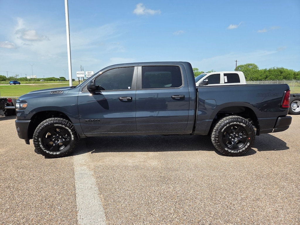 New 2026 Ram 1500 WARLOCK CREW CAB 4X4 5'7 BOX Pickup