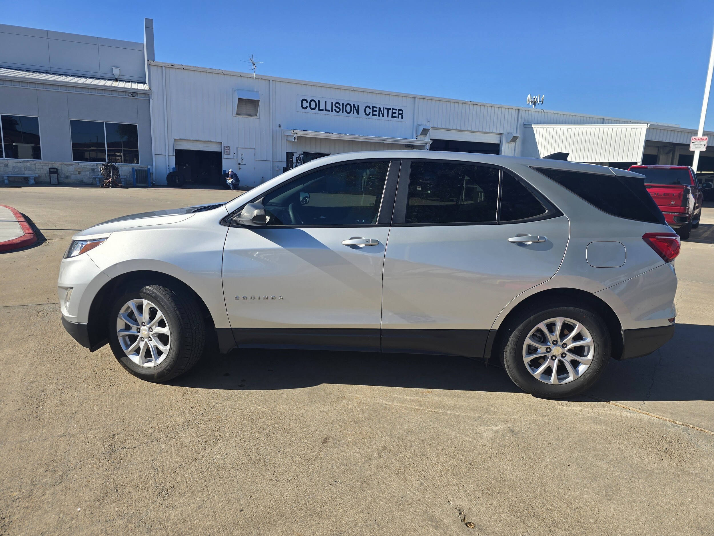 2021 Chevrolet Equinox LS photo 2