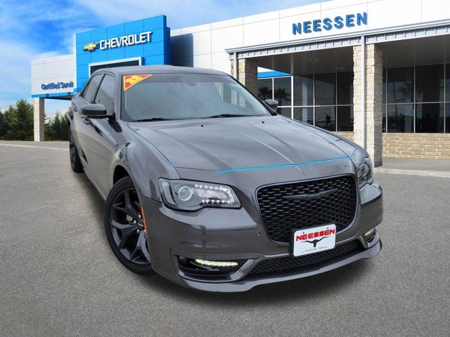 2022 Chrysler 300 Touring L's photo