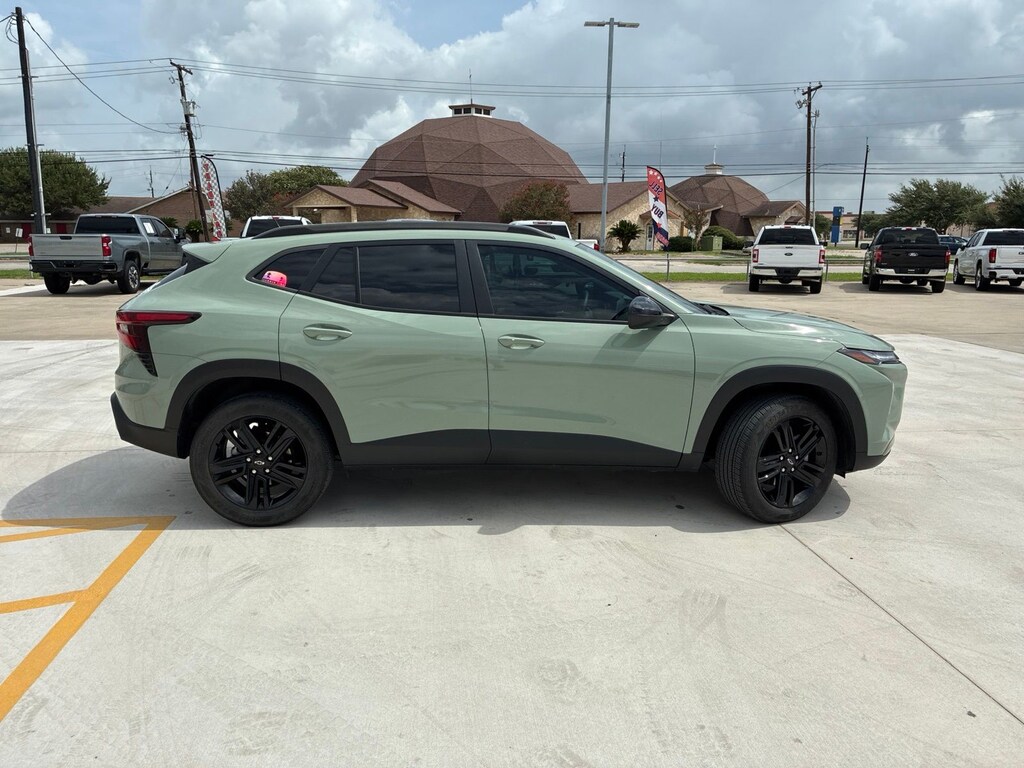 Used 2025 Chevrolet Trax Activ SUV