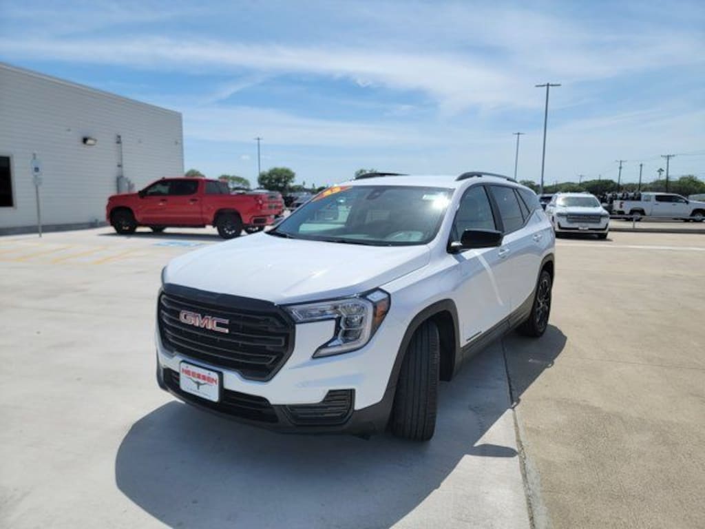 Used 2023 GMC Terrain SLE SUV