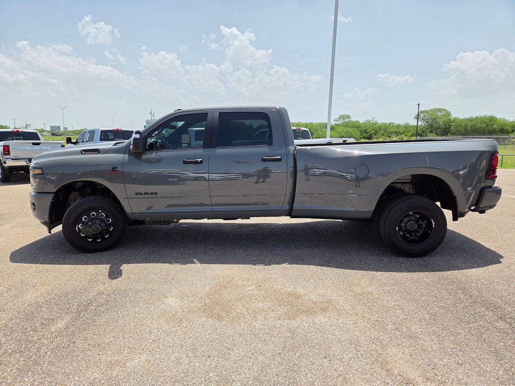 New 2026 Ram 3500 LONE STAR CREW CAB 4X4 8' BOX Pickup