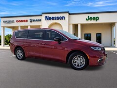 2026 Chrysler Pacifica SELECT Passenger Van
