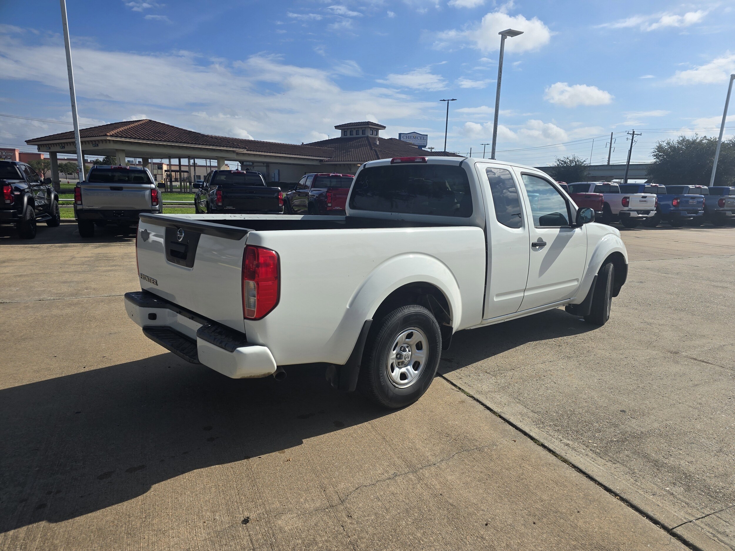 2017 Nissan Frontier S photo 2