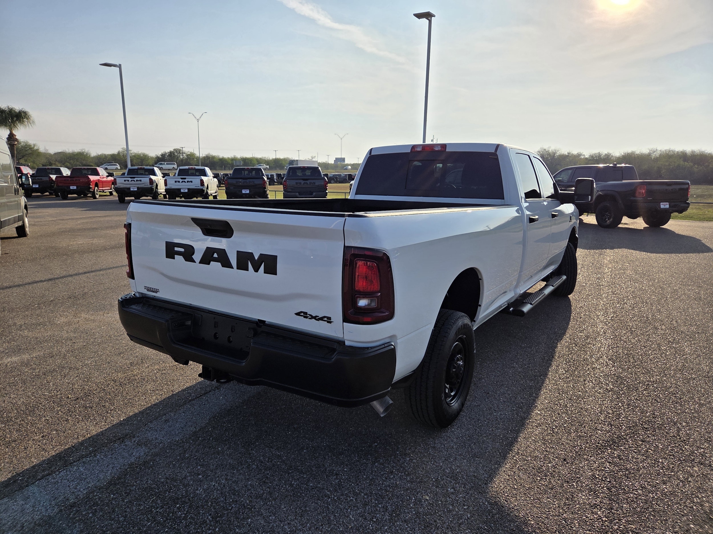 2025 RAM 2500 Tradesman - Photo 7