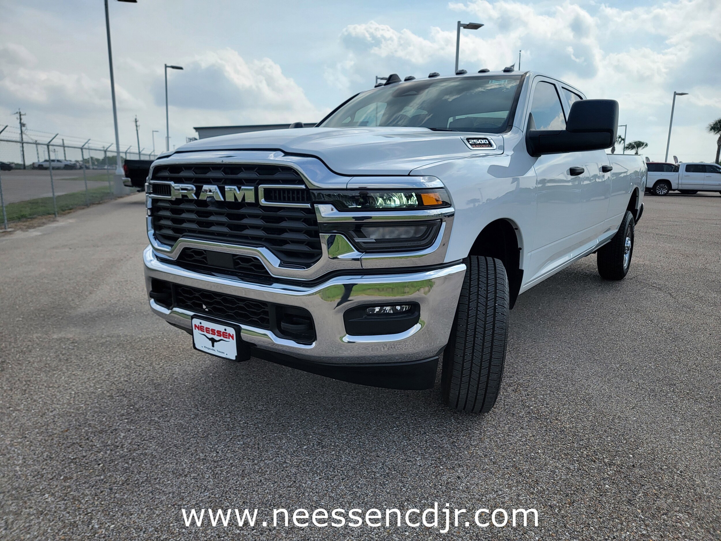 2025 Ram 2500 Tradesman photo 3
