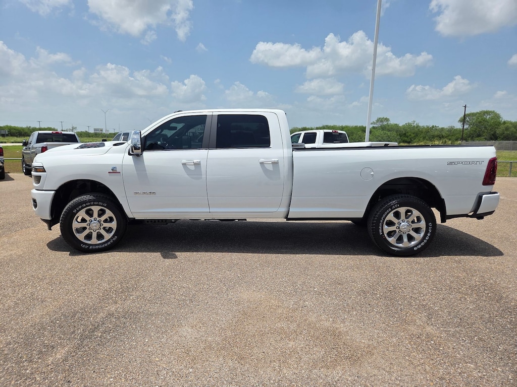 New 2026 Ram 3500 LARAMIE CREW CAB 4X4 8' BOX Pickup