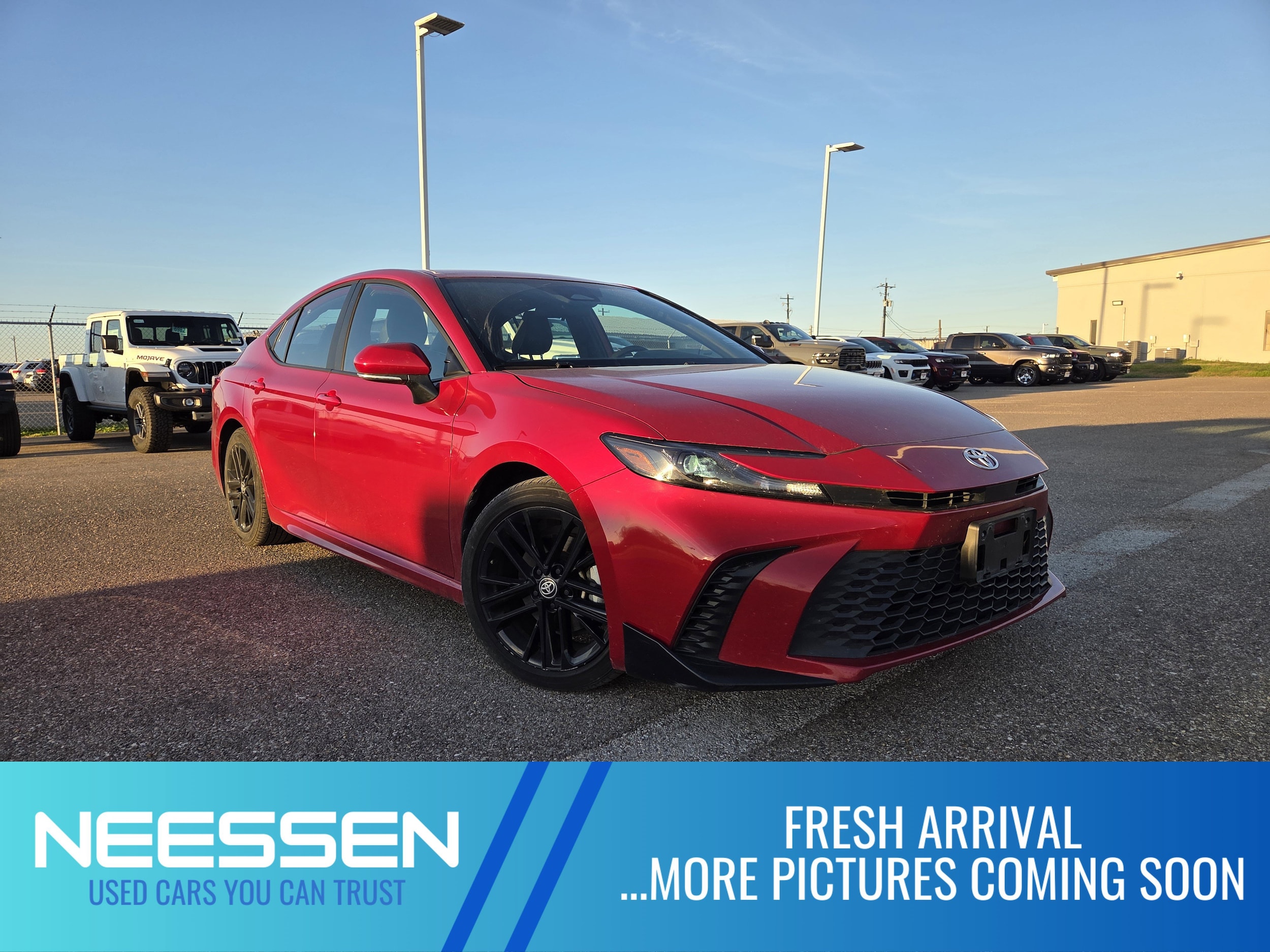 2025 Toyota Camry SE's photo