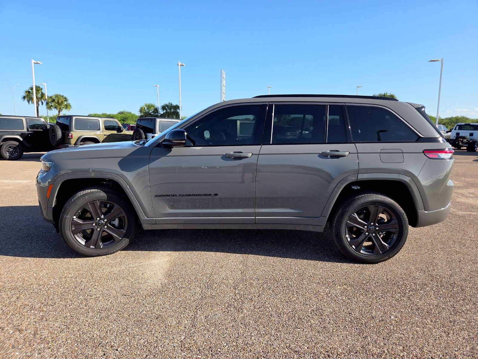New 2027 Jeep Grand Cherokee 2 Row LIMITED 4X4 Sport Utility