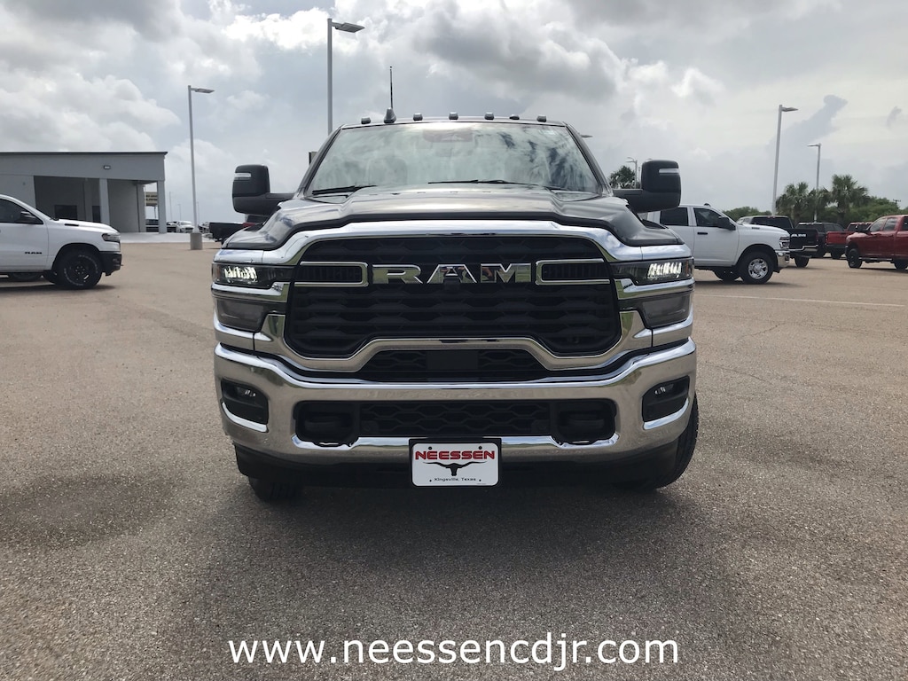 New 2025 Ram 3500 Chassis Cab 3500 TRADESMAN CHASSIS REGULAR CAB 4X4 60' CA Pickup