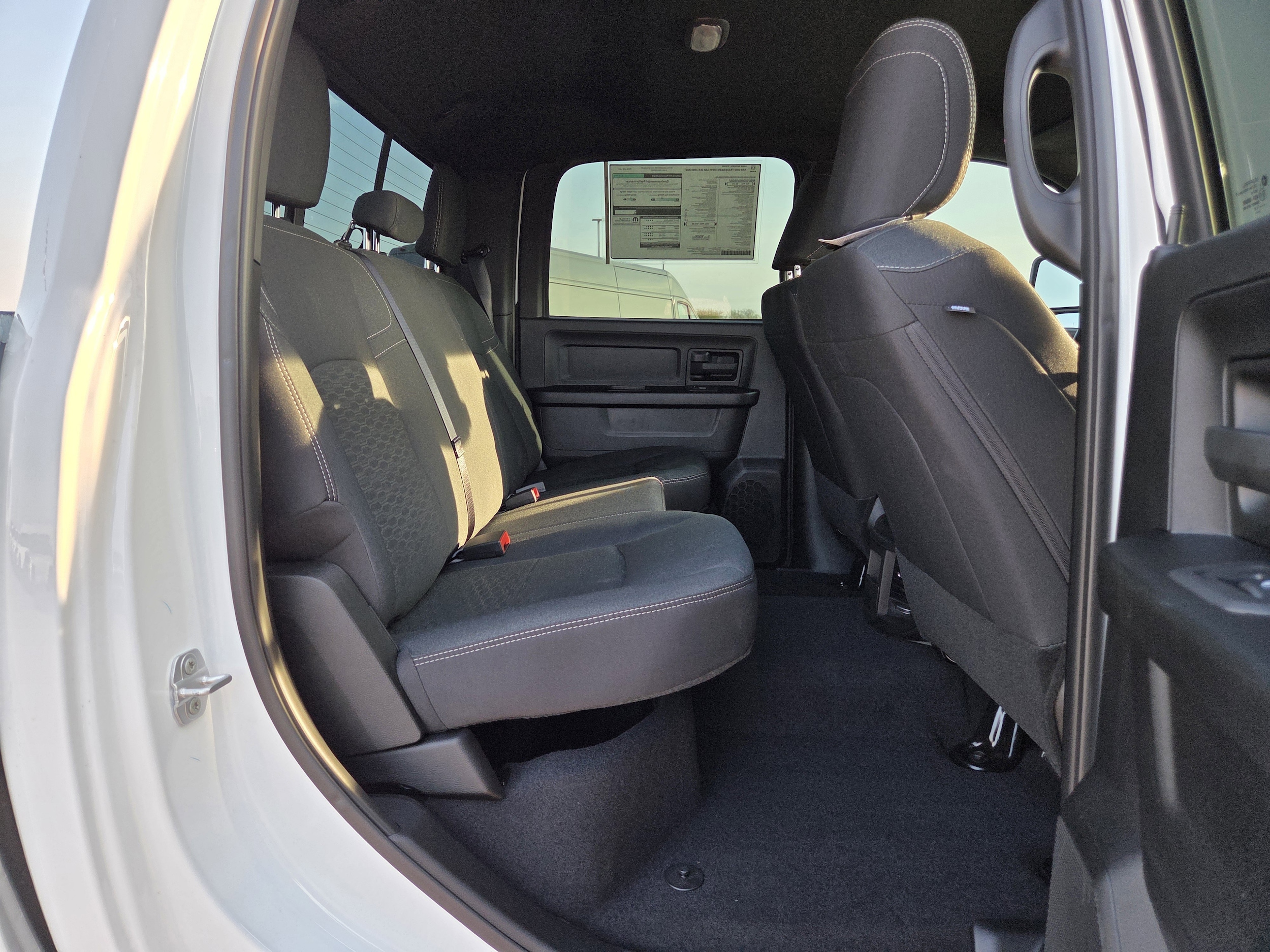 2025 RAM 2500 Tradesman - Photo 18