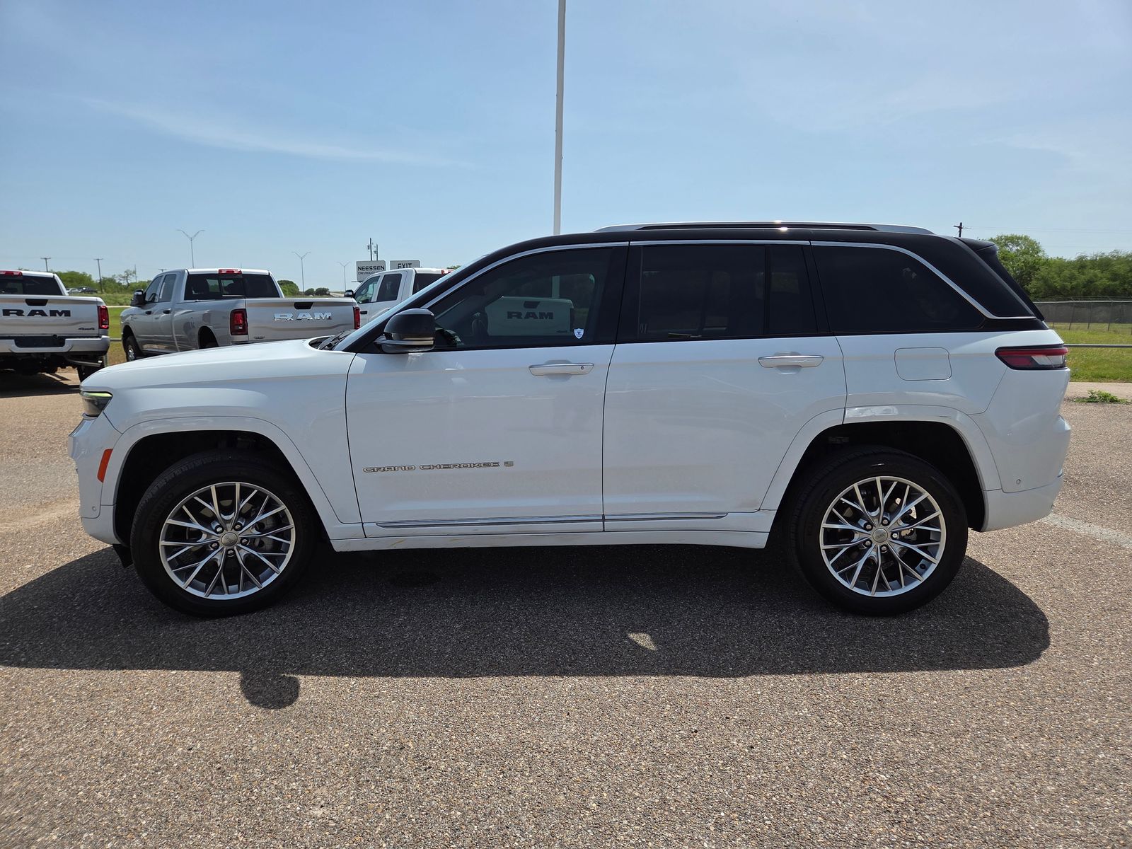 Used 2022 Jeep Grand Cherokee Summit SUV