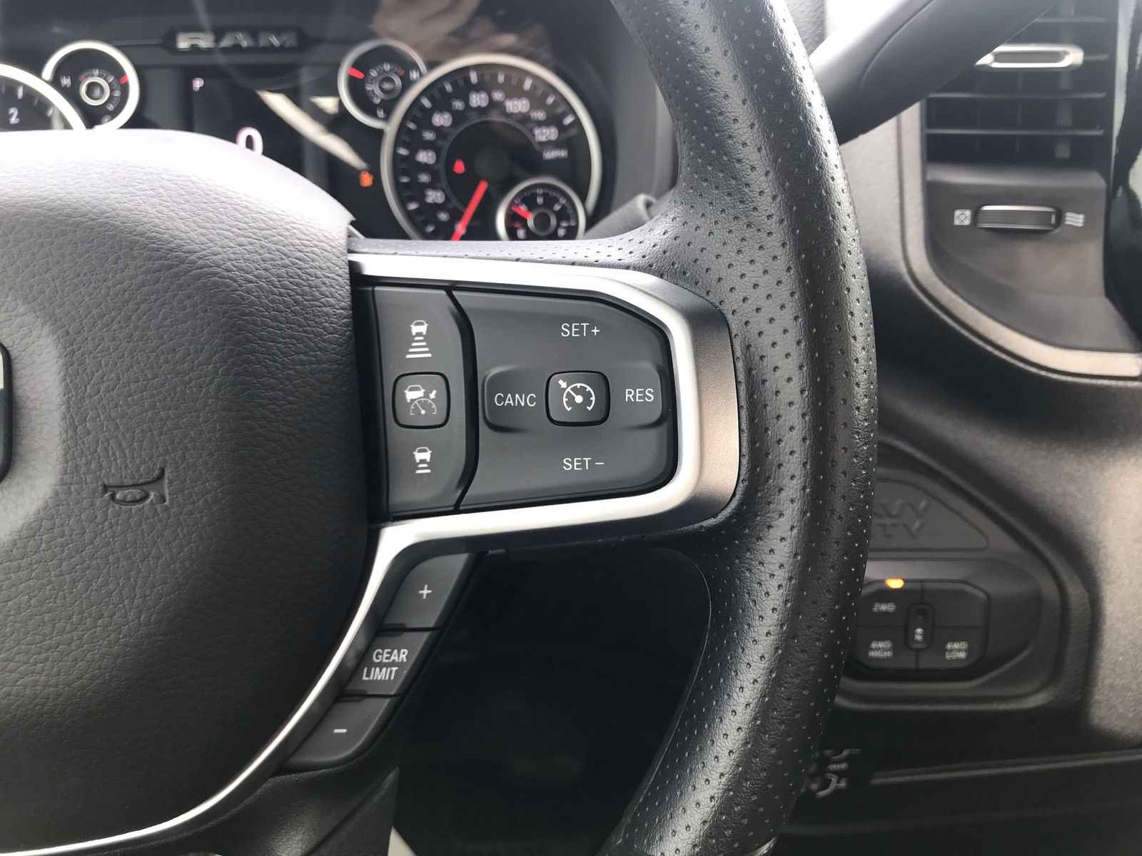 2025 RAM 3500 Chassis Tradesman - Photo 20