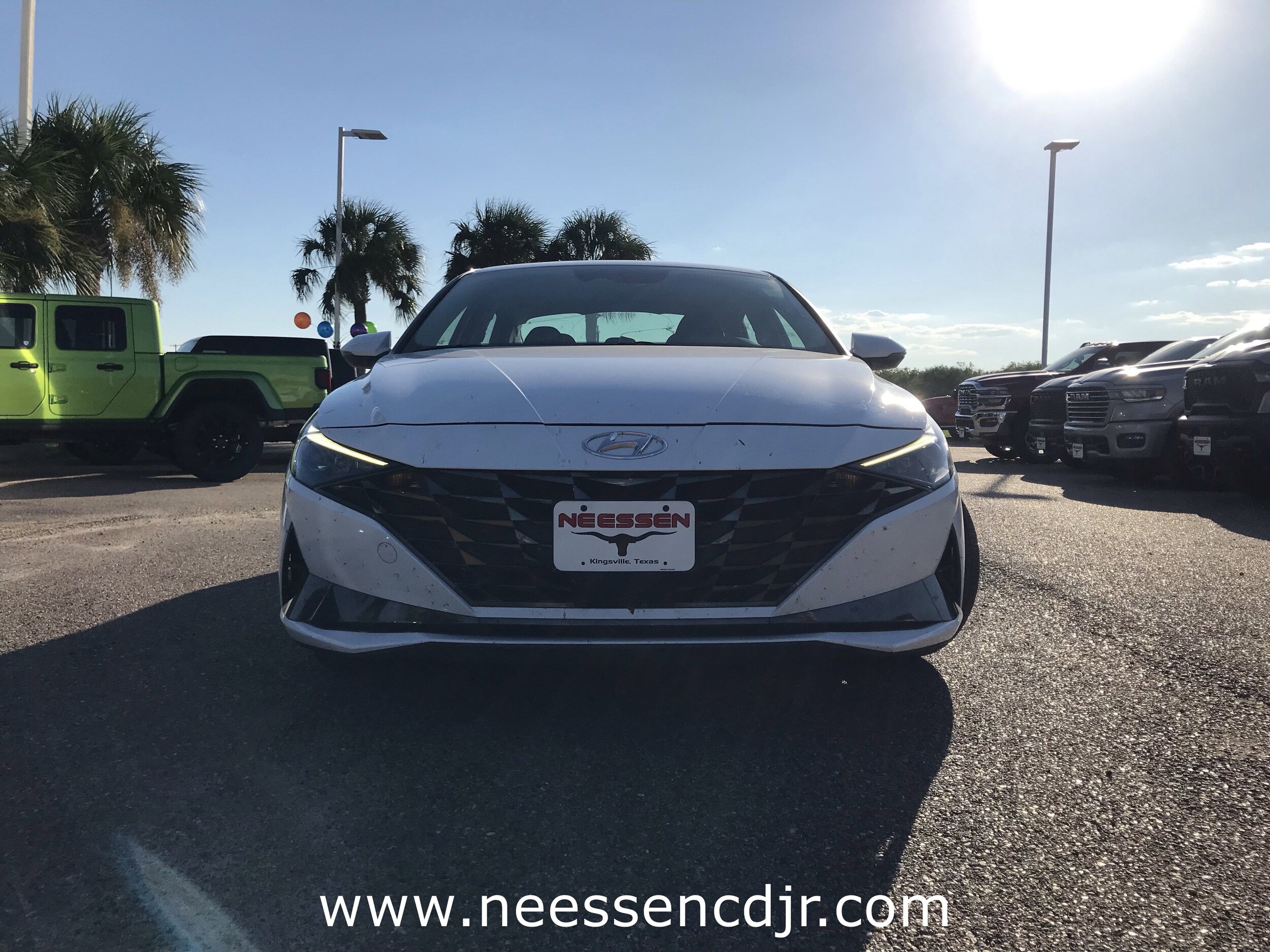 2023 Hyundai Elantra Hybrid Limited photo 2