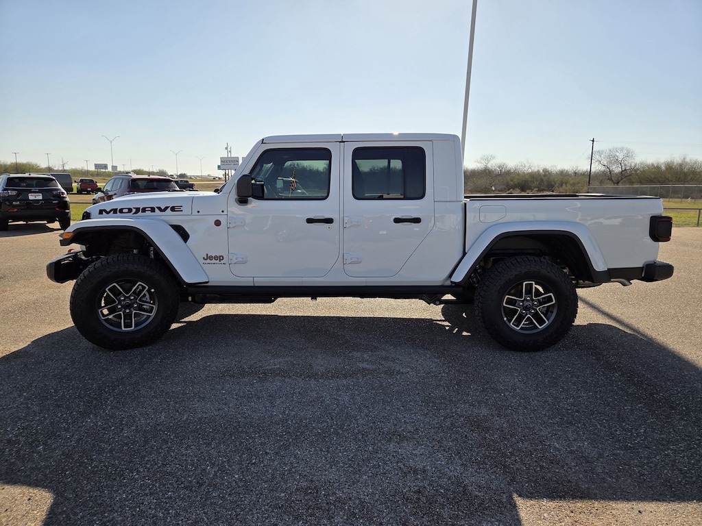 New 2026 Jeep Gladiator MOJAVE 4X4 Pickup