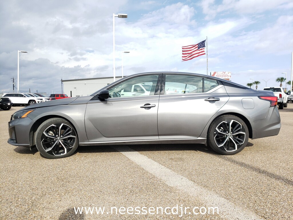 Used 2024 Nissan Altima 2.5 SR Sedan