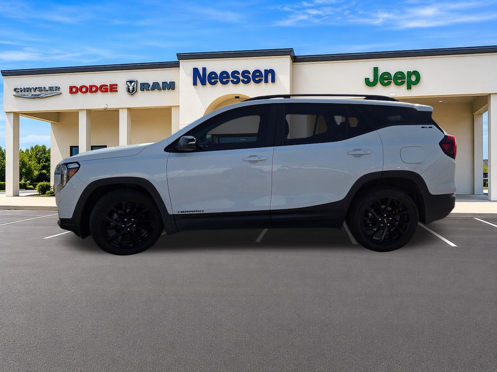 Used 2024 GMC Terrain SLE SUV