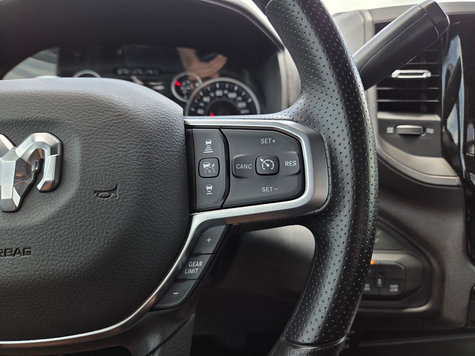 2025 RAM 3500 Chassis Tradesman - Photo 44