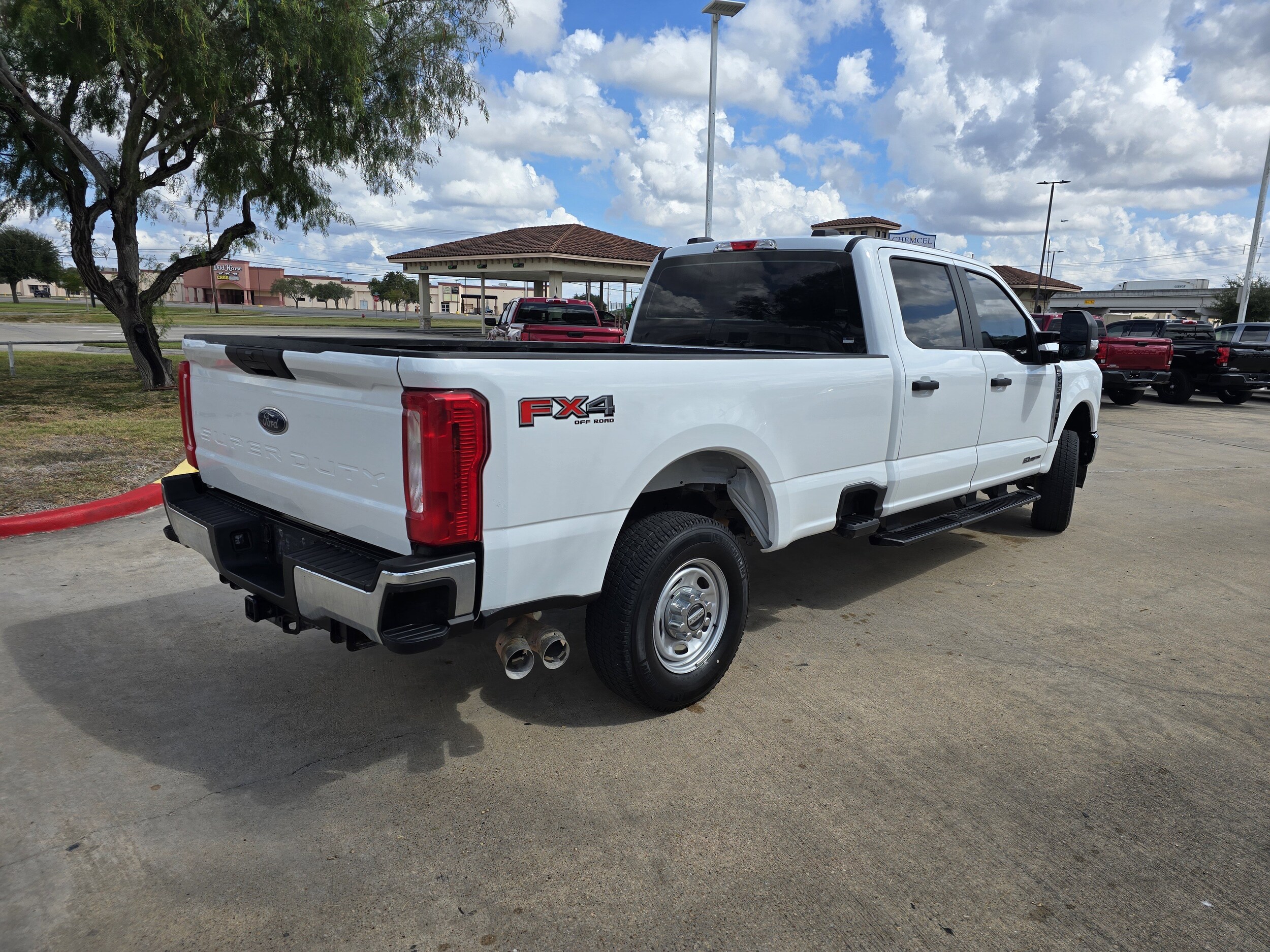 2023 Ford F-250 photo 2