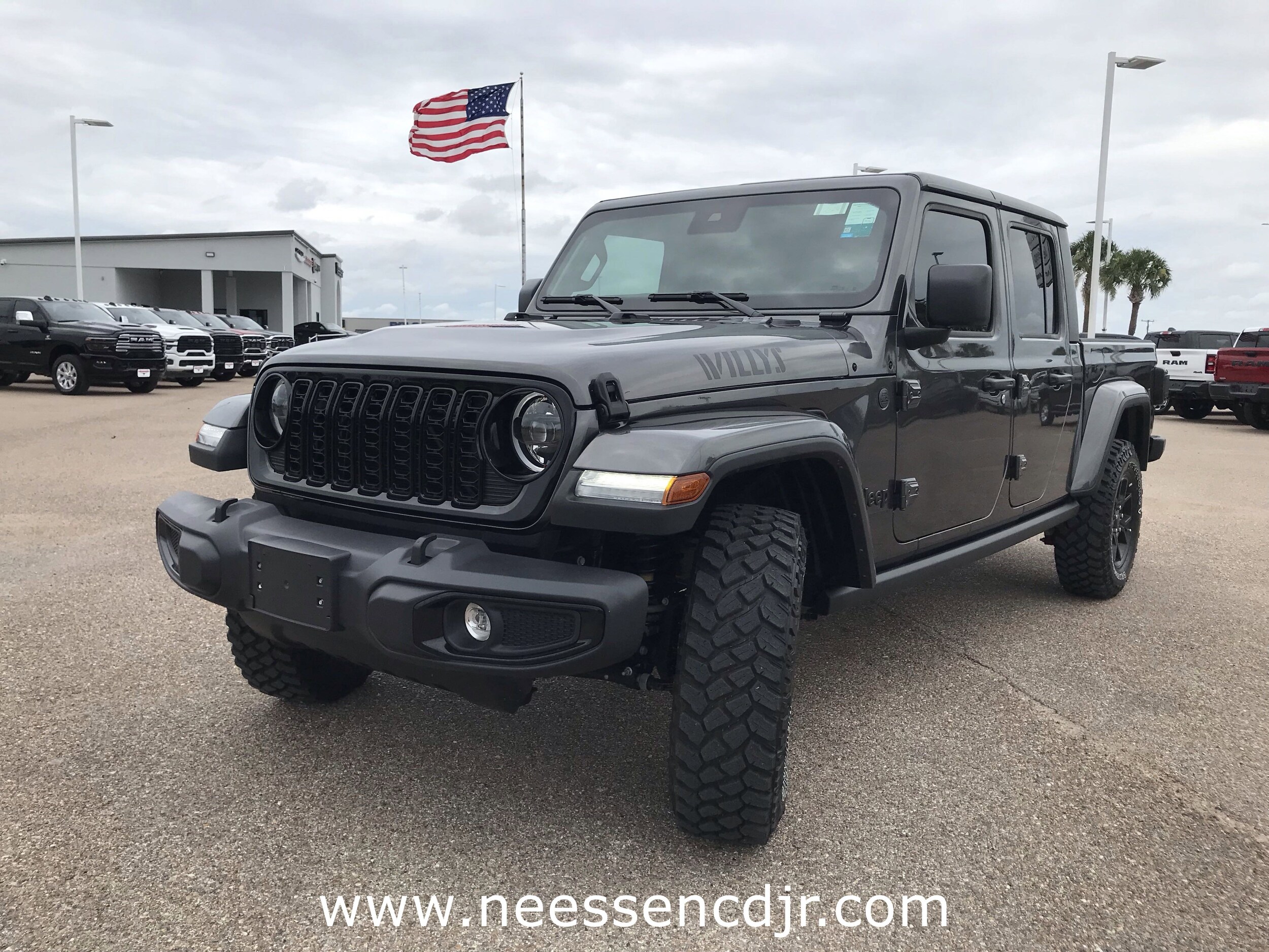 2025 Jeep Gladiator Sport photo 3