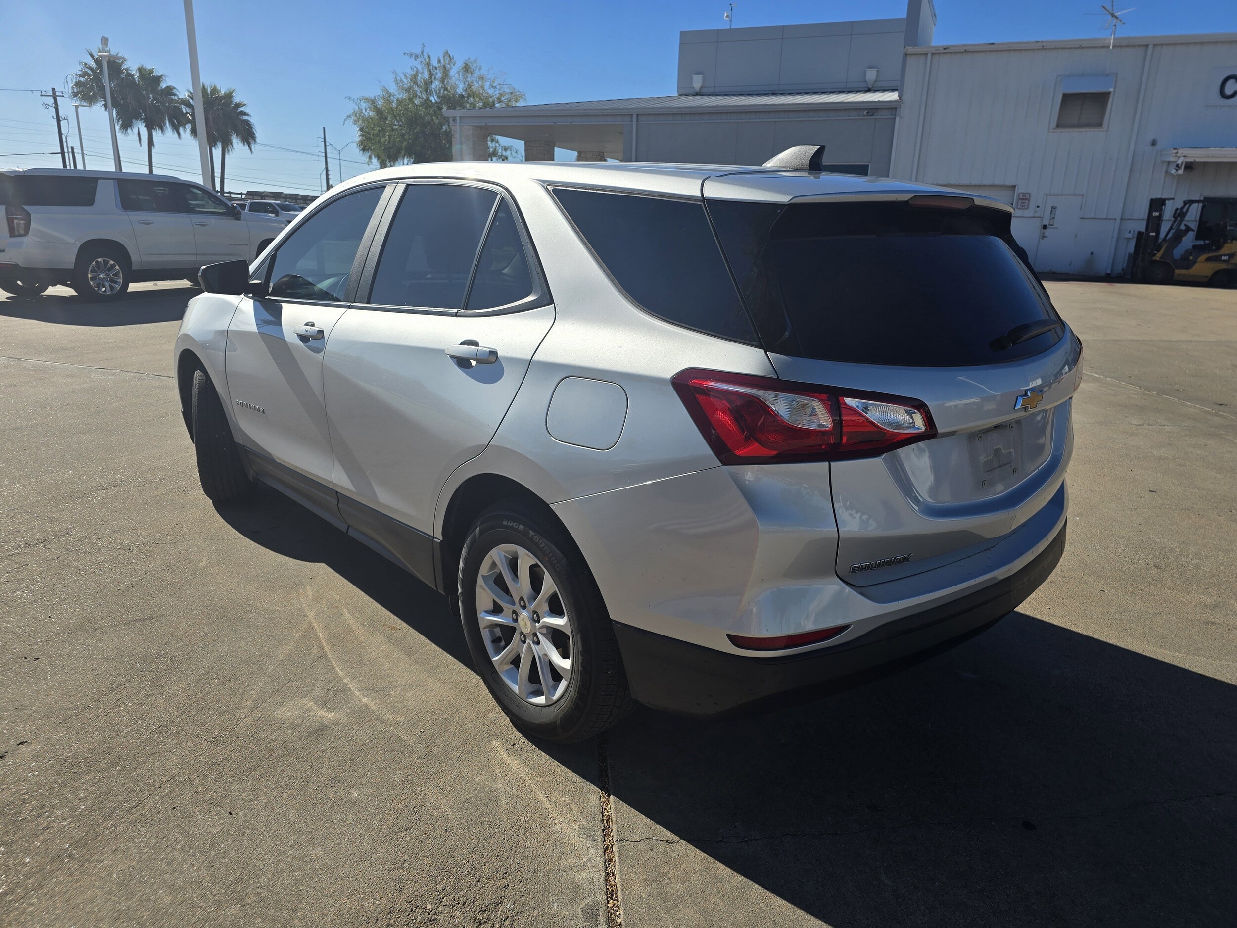 2021 Chevrolet Equinox LS photo 3