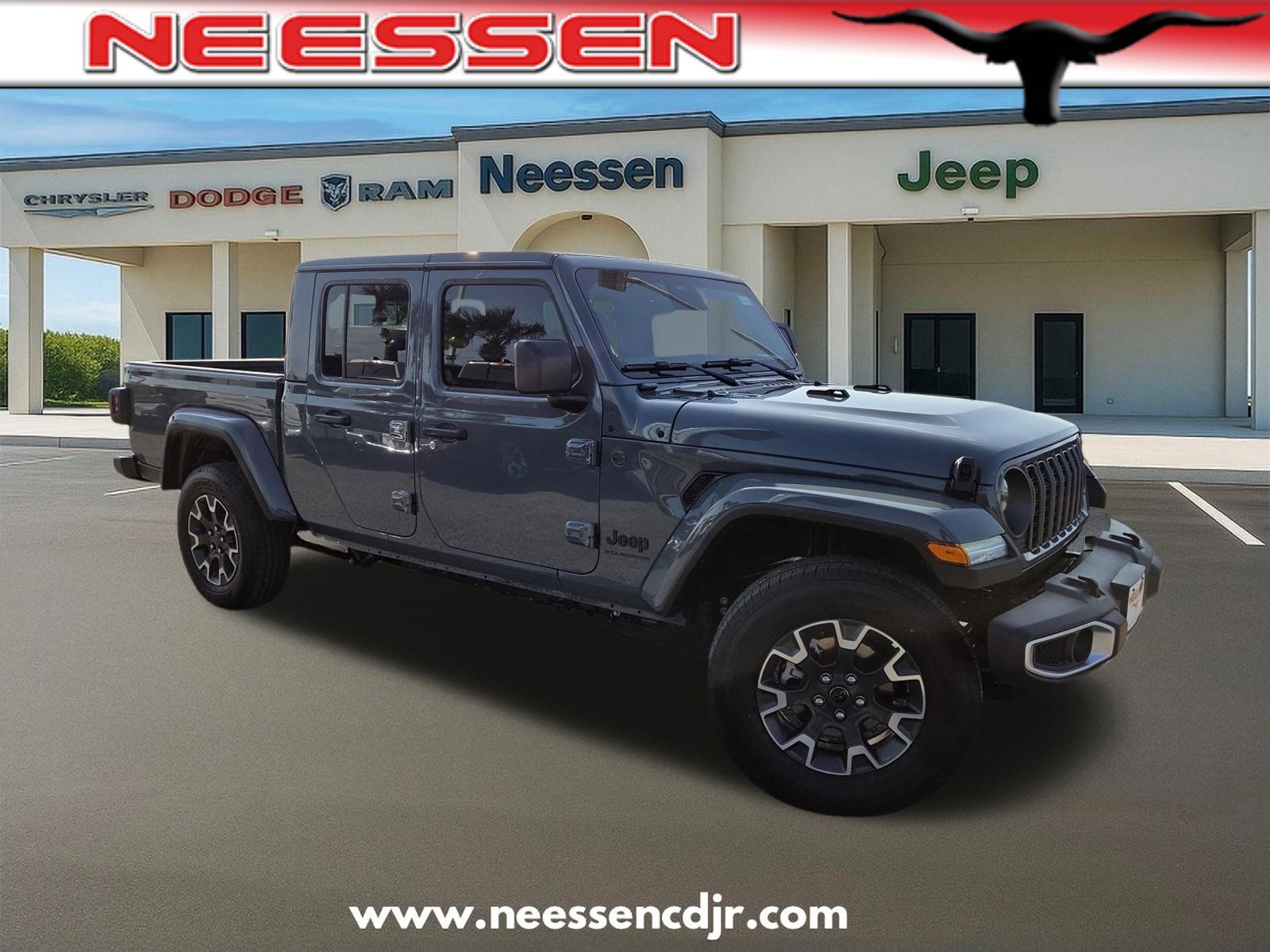 2026 Jeep Gladiator Sahara Auto's photo