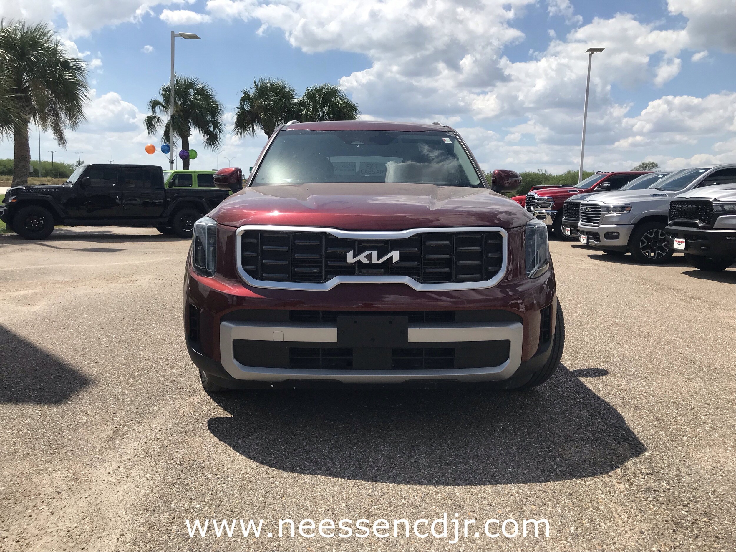 2023 Kia Telluride S photo 2