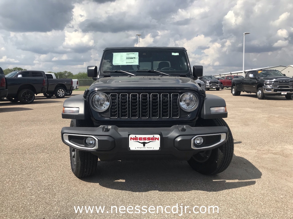 New 2025 Jeep Gladiator SPORT S 4X4 Pickup