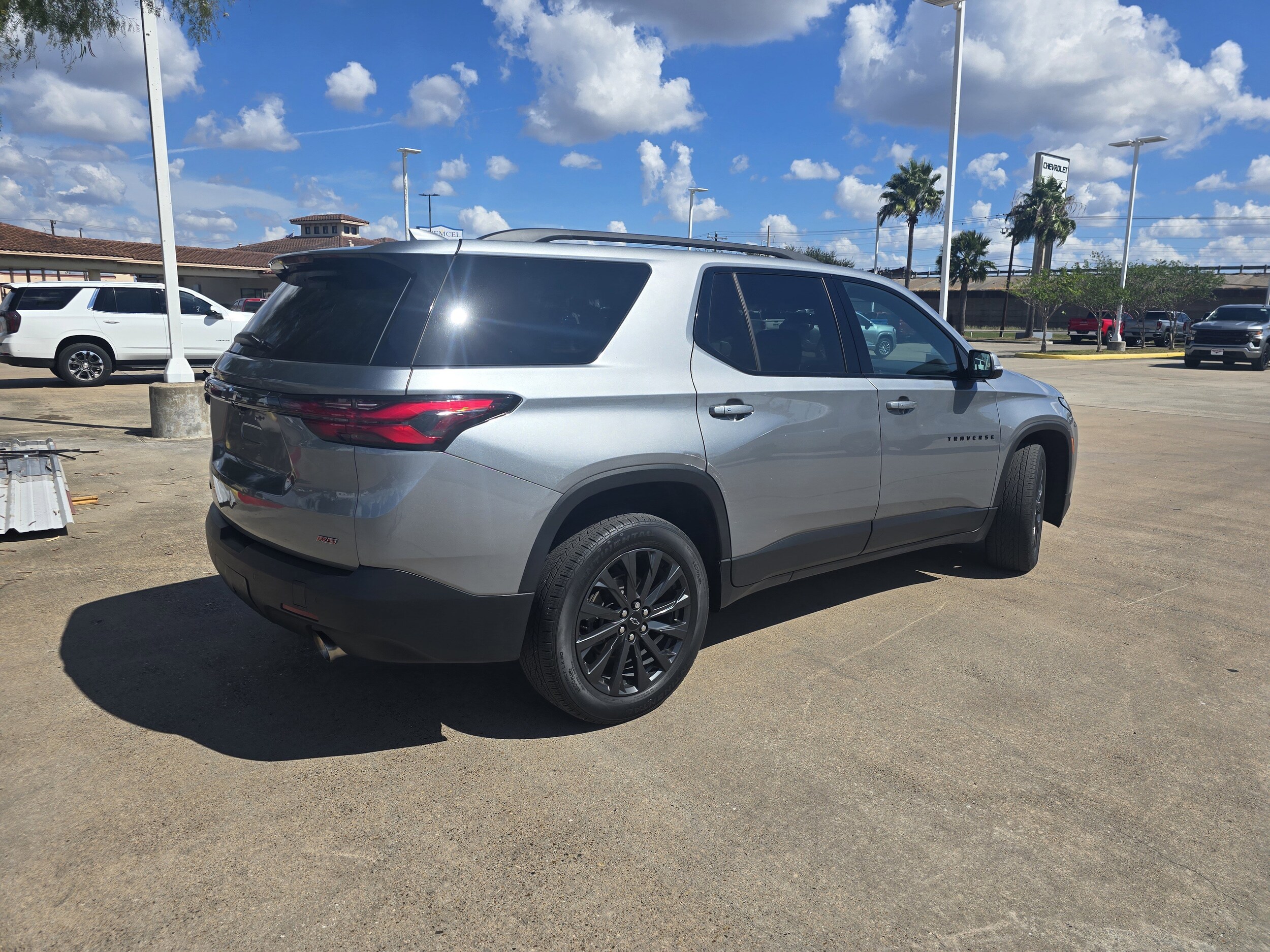 2023 Chevrolet Traverse RS photo 3