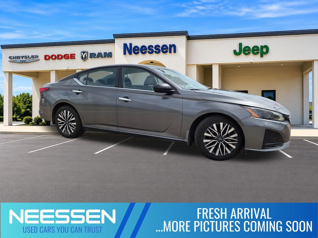 Used 2024 Nissan Altima 2.5 SV Sedan