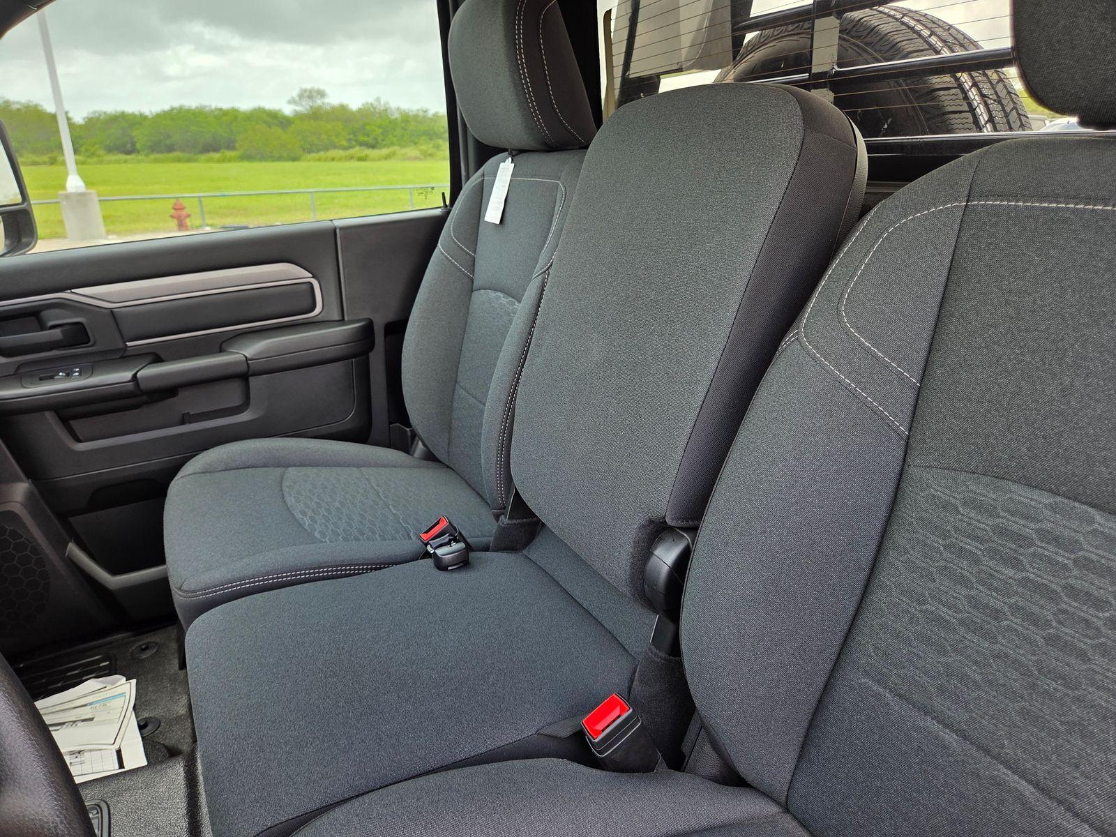 2025 RAM 3500 Chassis Tradesman - Photo 31