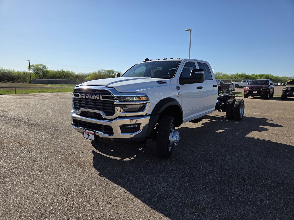 New 2026 Ram 5500 Chassis Cab TRADESMAN CREW 4X4 84' CA Pickup