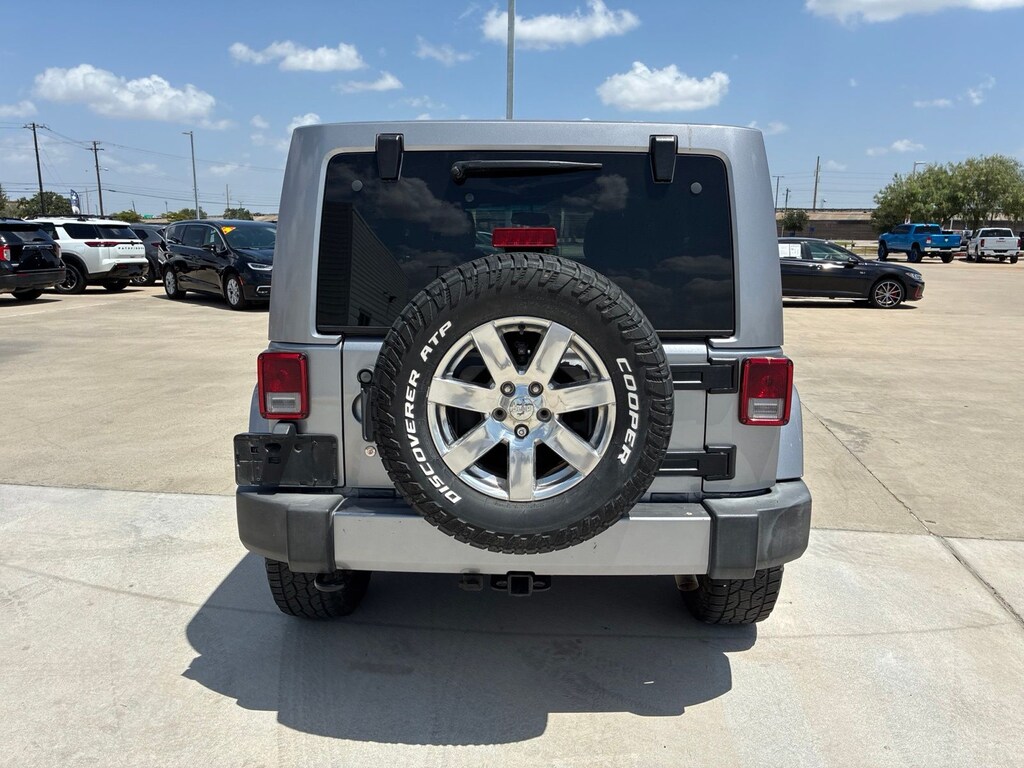 Used 2017 Jeep Wrangler Unlimited Sahara SUV